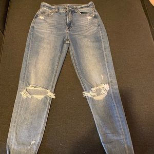 American Eagle mom jean